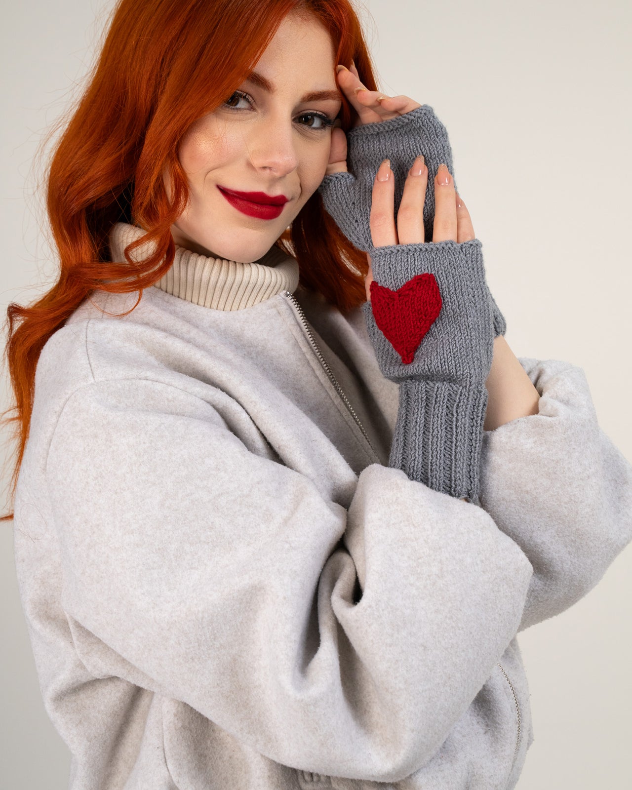 Gray Love Eldiven